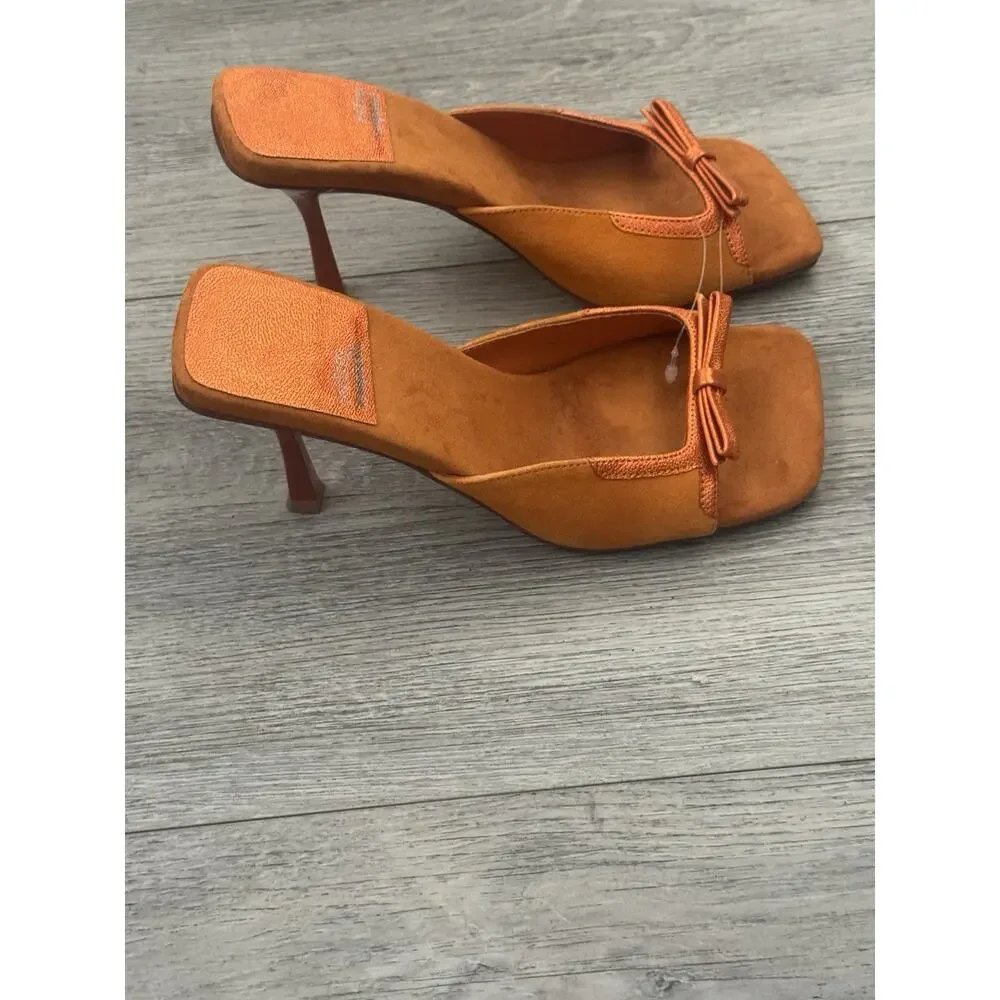 New Jeffrey Campbell Square Toe Heels Sz 7. Orange Suede